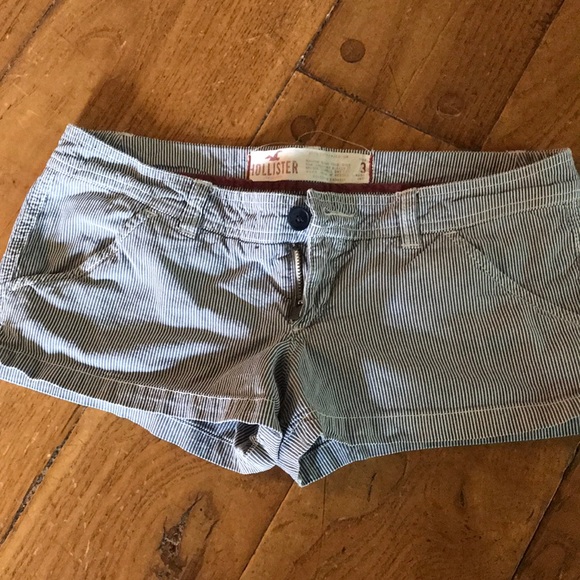 Women’s Shorts - Picture 1 of 3